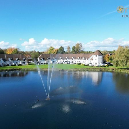 Isis Lakes 84 - Tortola Lodge South Cerney Esterno foto
