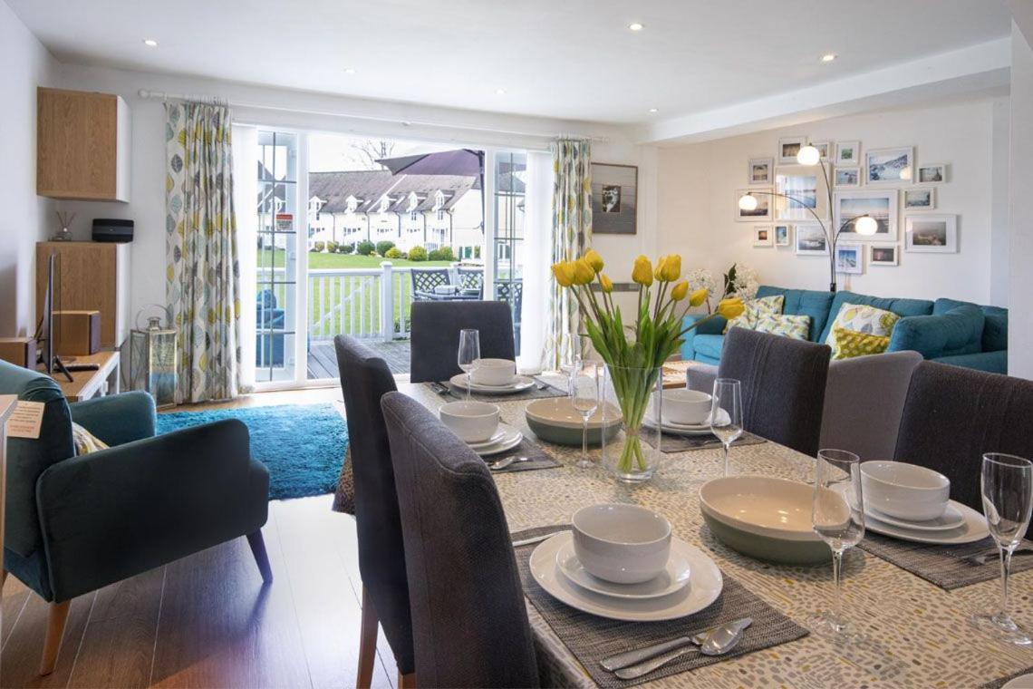 Isis Lakes 84 - Tortola Lodge South Cerney Esterno foto