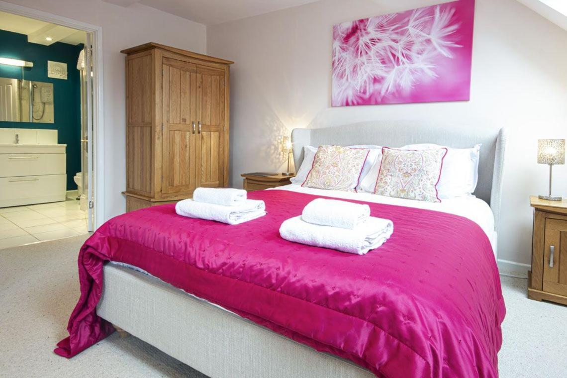 Isis Lakes 84 - Tortola Lodge South Cerney Esterno foto