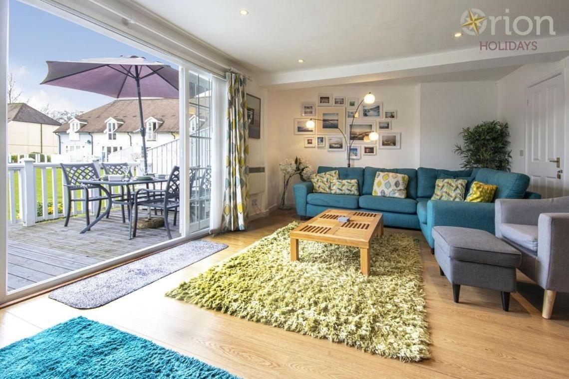 Isis Lakes 84 - Tortola Lodge South Cerney Esterno foto