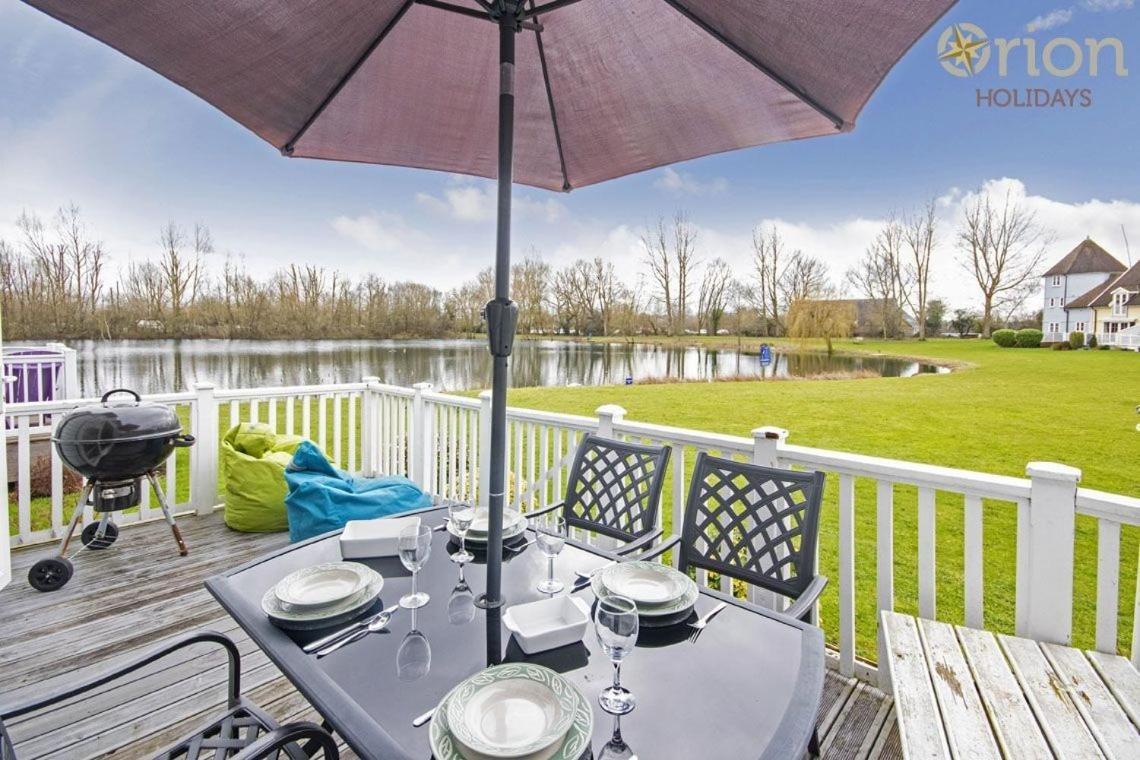Isis Lakes 84 - Tortola Lodge South Cerney Esterno foto
