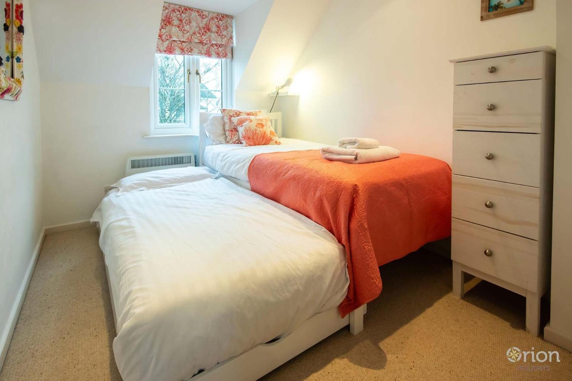 Isis Lakes 84 - Tortola Lodge South Cerney Esterno foto