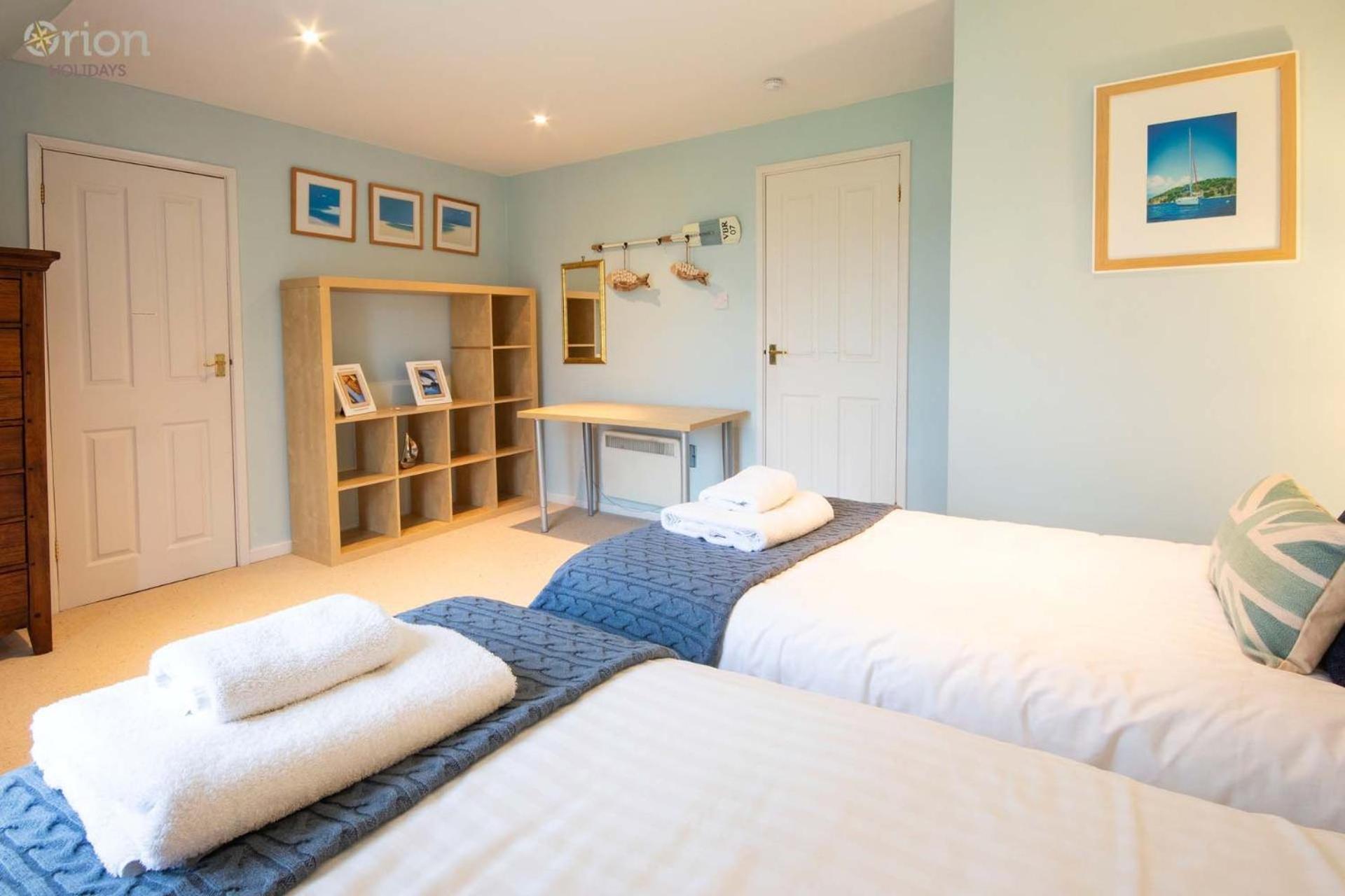 Isis Lakes 84 - Tortola Lodge South Cerney Esterno foto